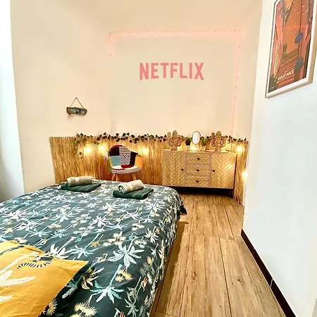Avec Cinema A 200m De La Apartament